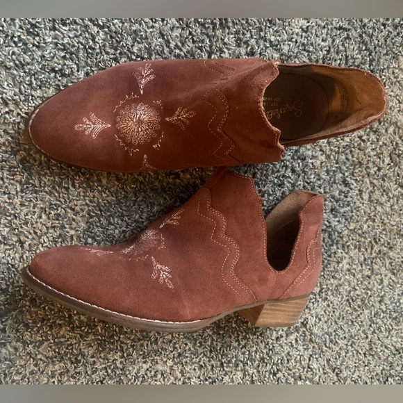 Seychelles Shoes - Seychelles Embroidered Ankle Boots
